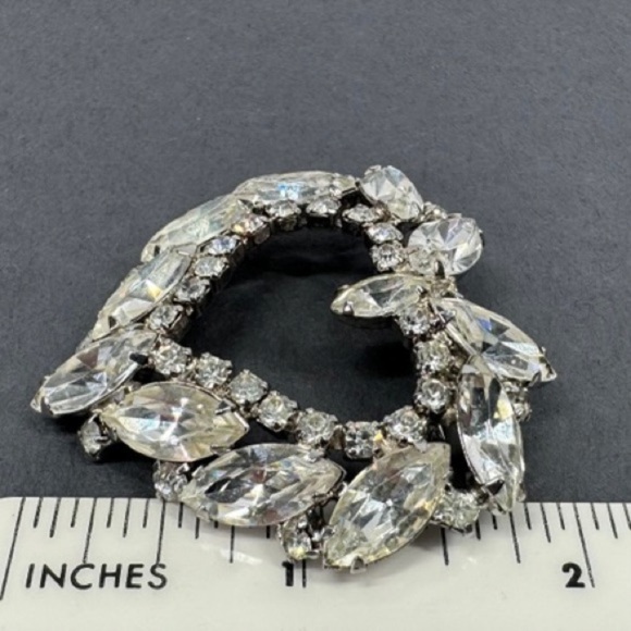 Vintage Juliana style clear crystals silvertone metal heart pin / brooch - Picture 4 of 7